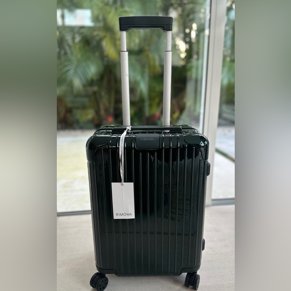 Rimowa Essential Cabin Spinner - Green